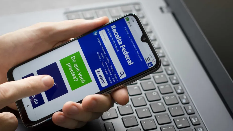 Veja calendário, fila de prioridades e correção da restituição do Imposto de Renda