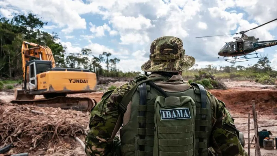 Garimpeiros do AM ameaçam 'meter bala' contra operação da PF e Ibama