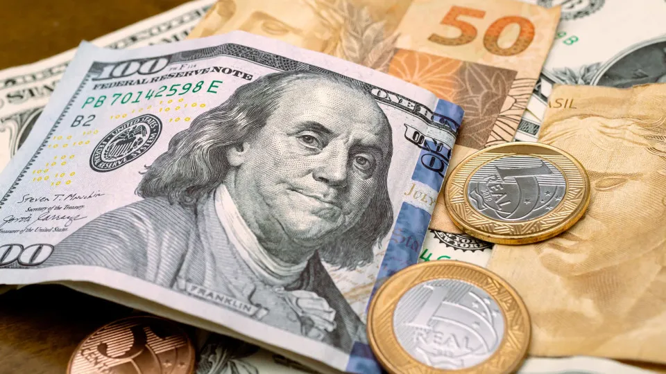 Dólar abre em leve baixa após acordo comercial de Pequim e Washington