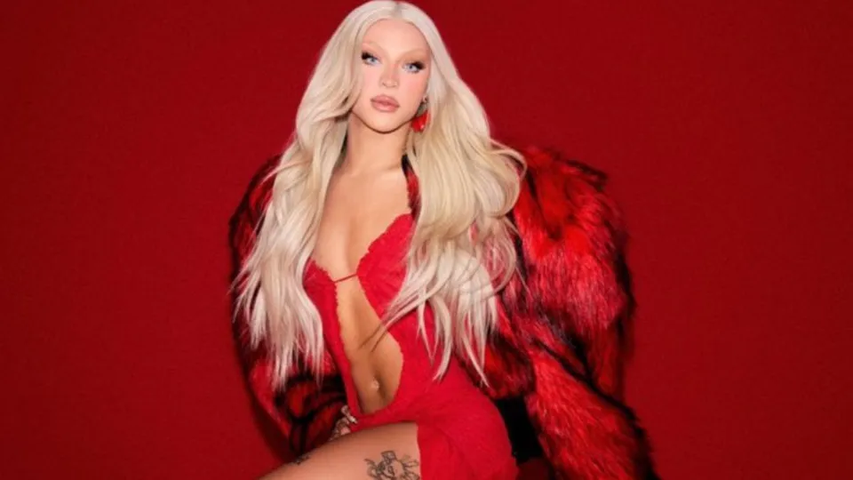 Canal francês se desculpa após censurar Pabllo Vittar na TV: "homofobia"