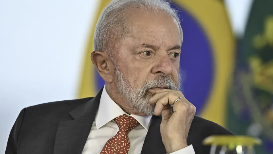 Lula minimiza desembarque do centrão, mas aliados reconhecem dificuldades no Congresso