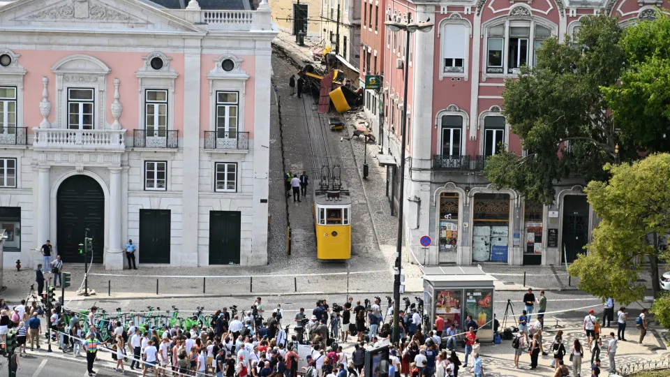 Ao menos um brasileiro está entre feridos em acidente com bondinho de Lisboa