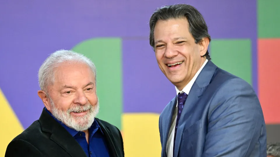 Mesmo com tarifas de Trump, Brasil registra alta de 3,9% nas exportações