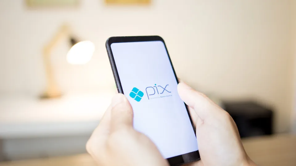 BC estuda limitar acesso a Pix de instituições após ataque hacker e infiltração do crime